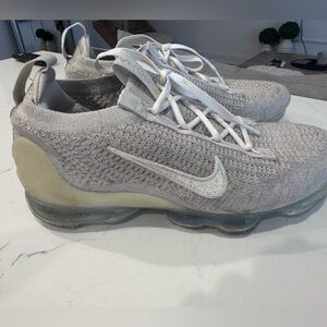 Nike FlyKnit Vapour Max. Women’s size 8